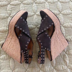 Report Black Wedges
